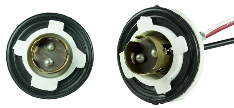 SOCKET LAMPARA 7020-7031 4 GUIAS 2 CONTACTOS PAQ X 10